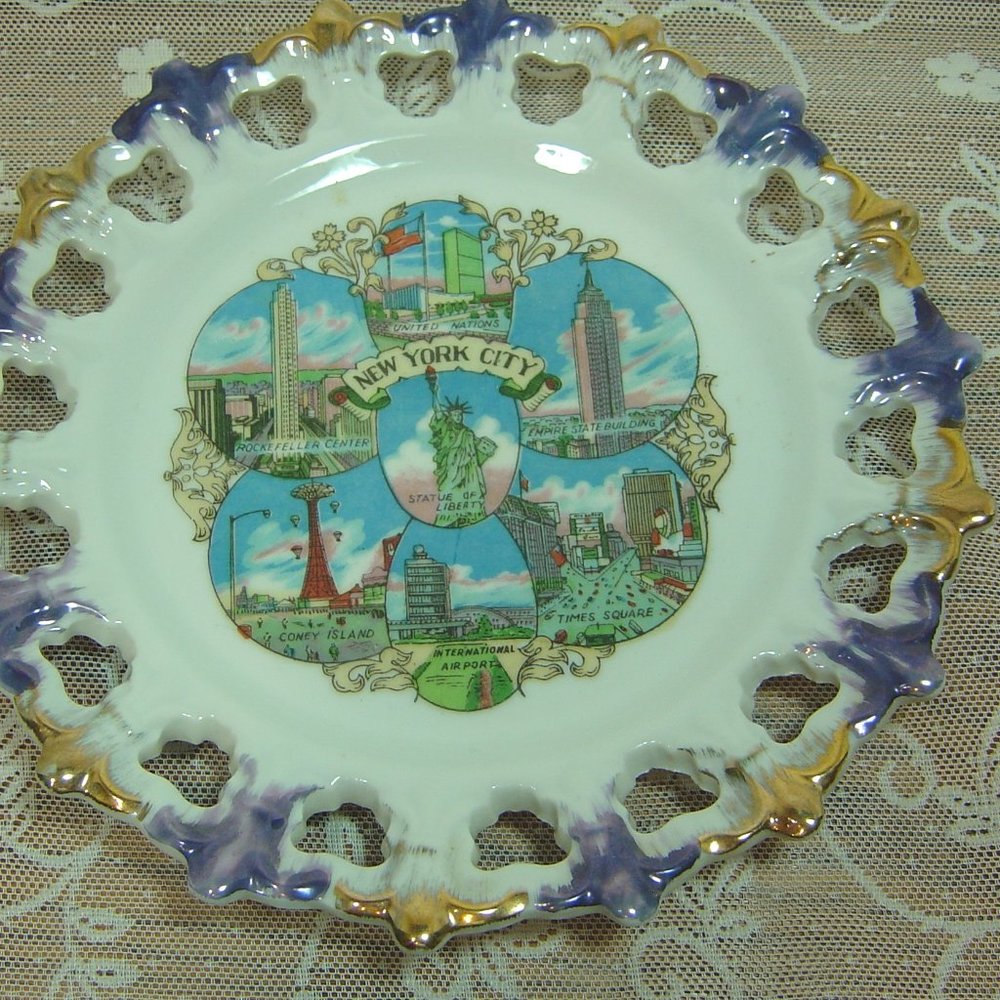 Vintage New York City souvenir plate--8" in diameter